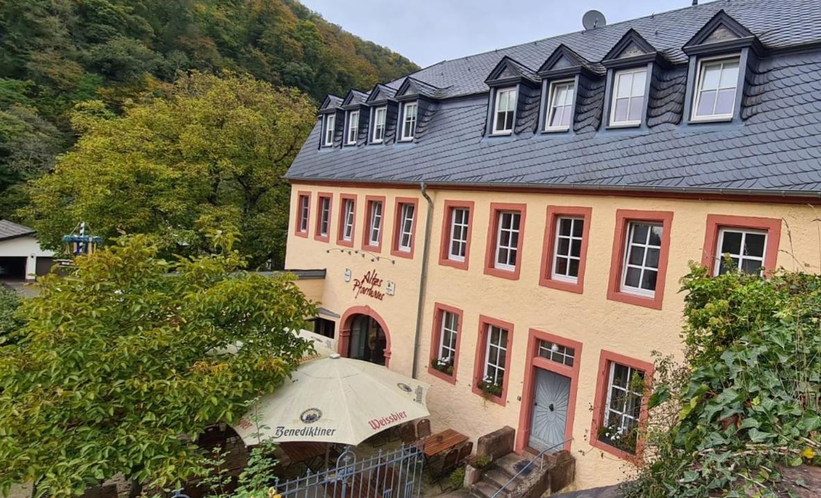 Altes Pfarrhaus Hotel Auw an der Kyll Luaran gambar